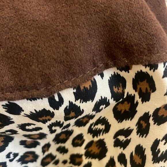 McKenna Quinn pop over button leopard with faux suede detail size XXL - Picture 6 of 7